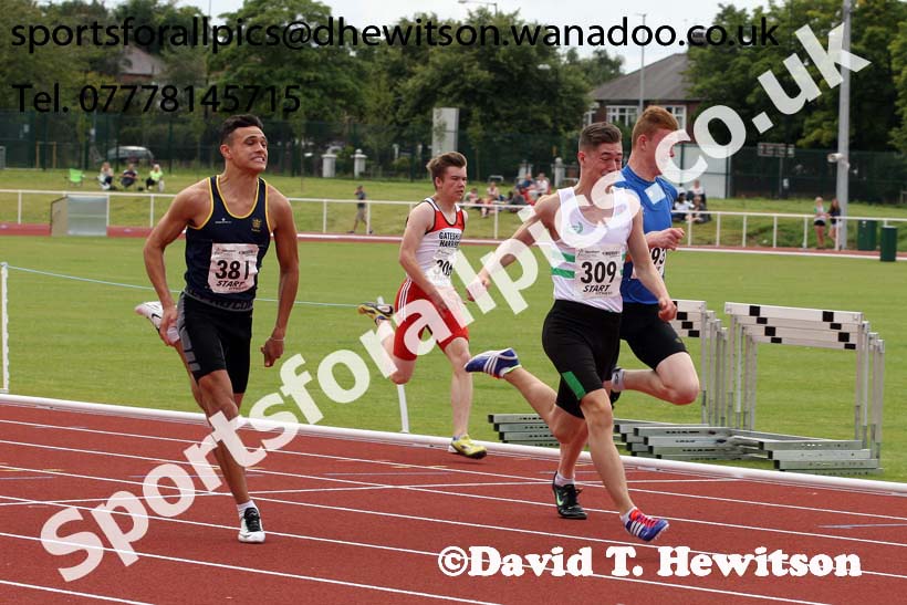Under-17 mens 100 metres. Photo: David T. Hewitson/Sports for All Pics